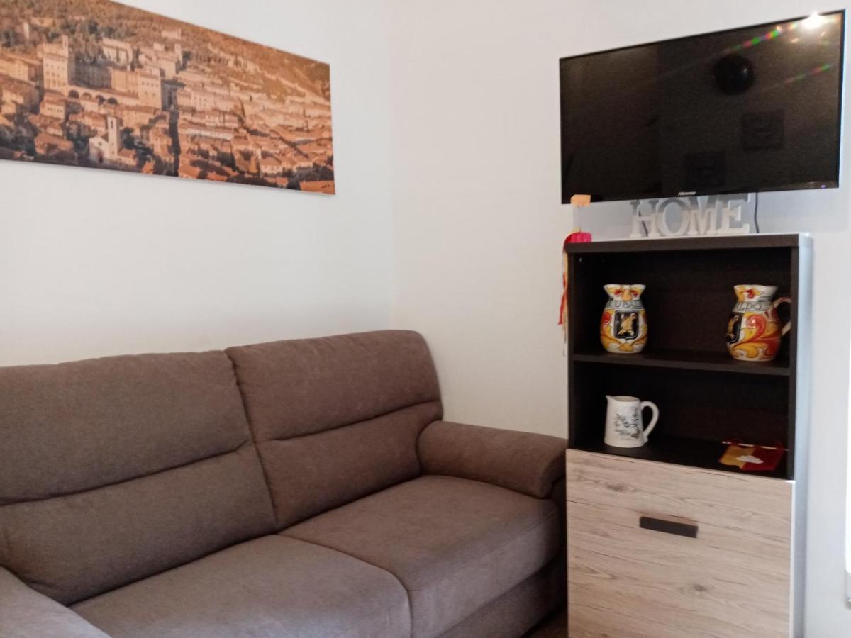 Apartament La Dimora Di Pietra Gubbio Zewnętrze zdjęcie