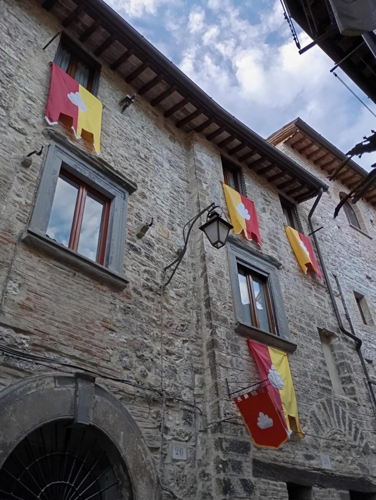 Apartament La Dimora Di Pietra Gubbio Zewnętrze zdjęcie