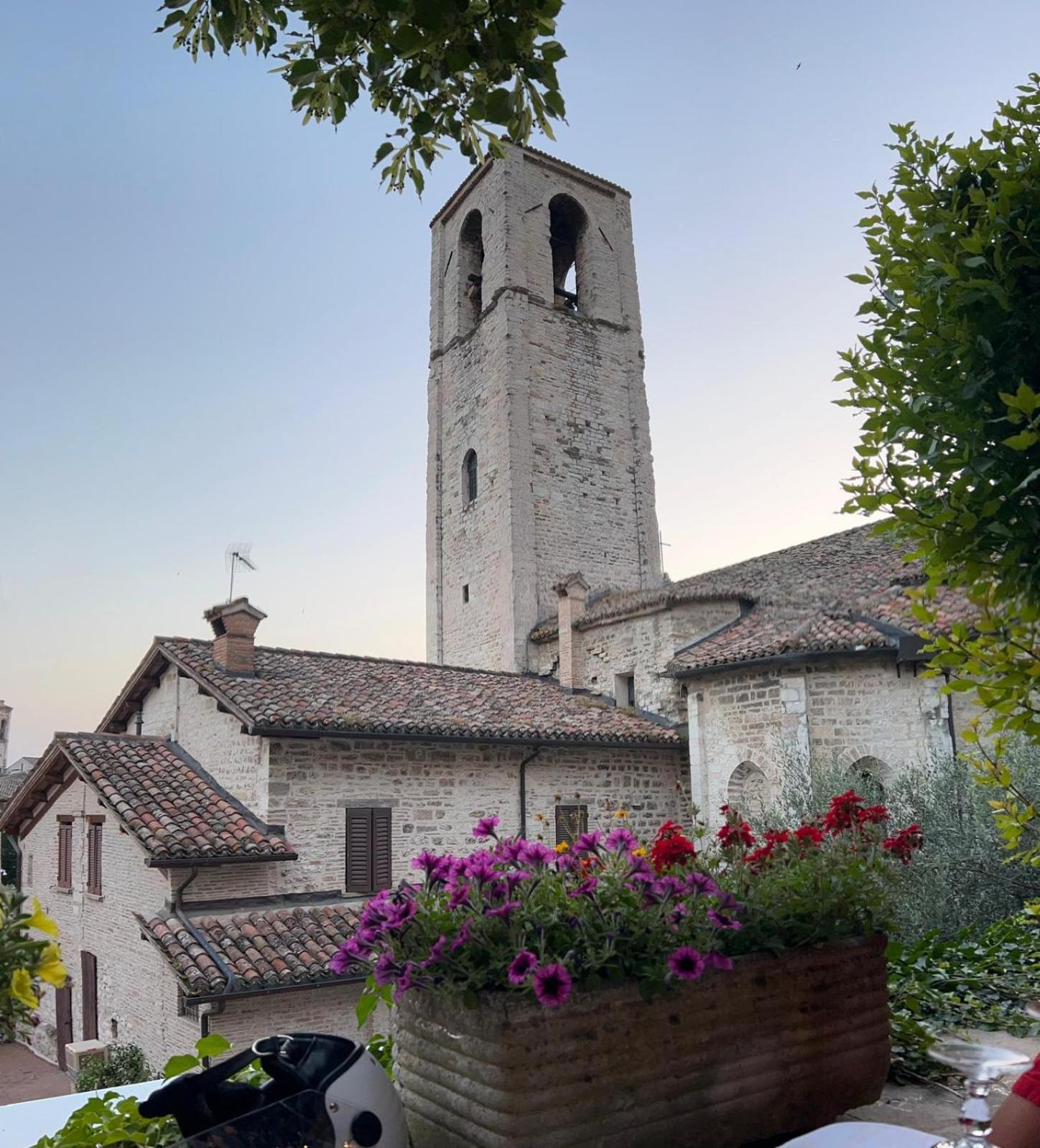 Apartament La Dimora Di Pietra Gubbio Zewnętrze zdjęcie